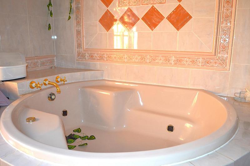 To Let 4 Bedroom Property for Rent in Vyfhoek A H North West